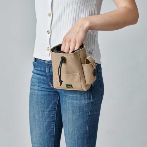 Jutalomfalat tartó TYRA - SZÜRKE , Hunter