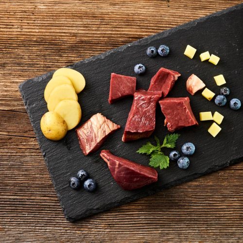 Szarvas marhával, burgonyával és áfonyával menü 800g , Meatlove